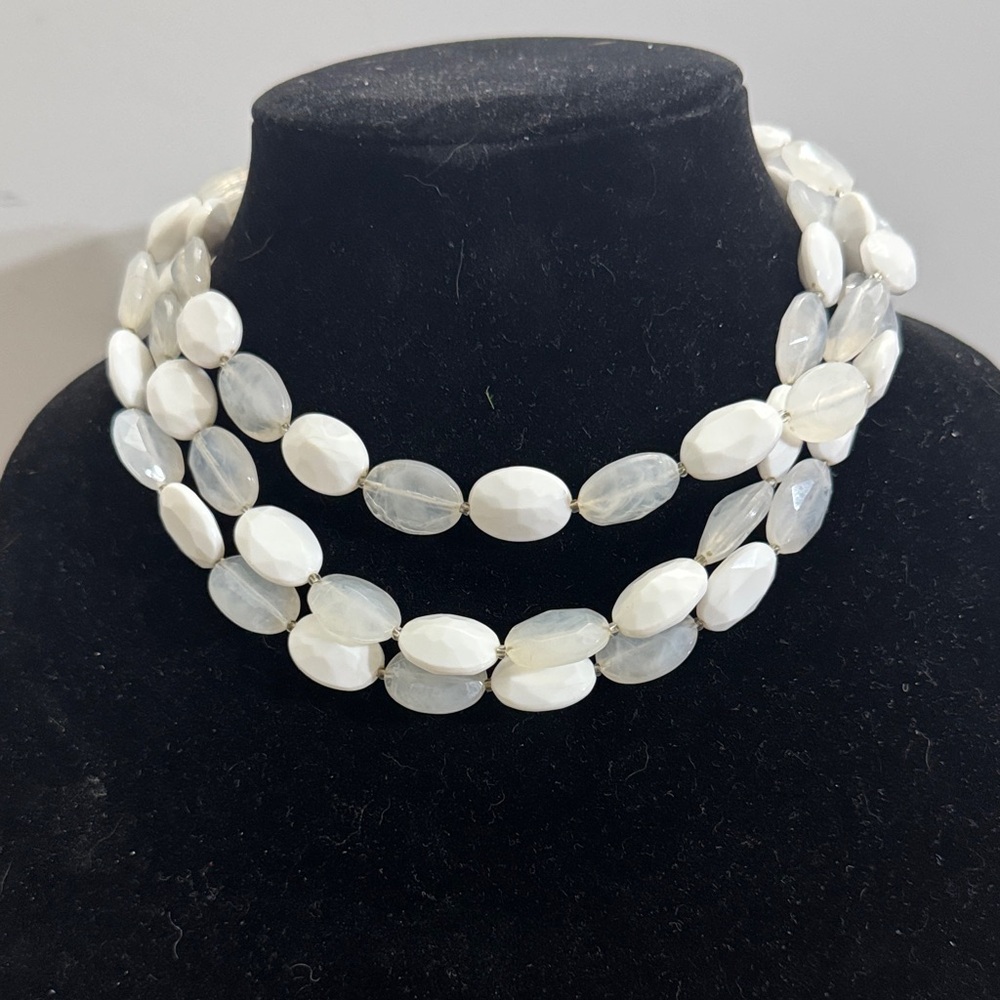 Vintage white multi-layer necklace featuring bold, chunky acrylic/agate